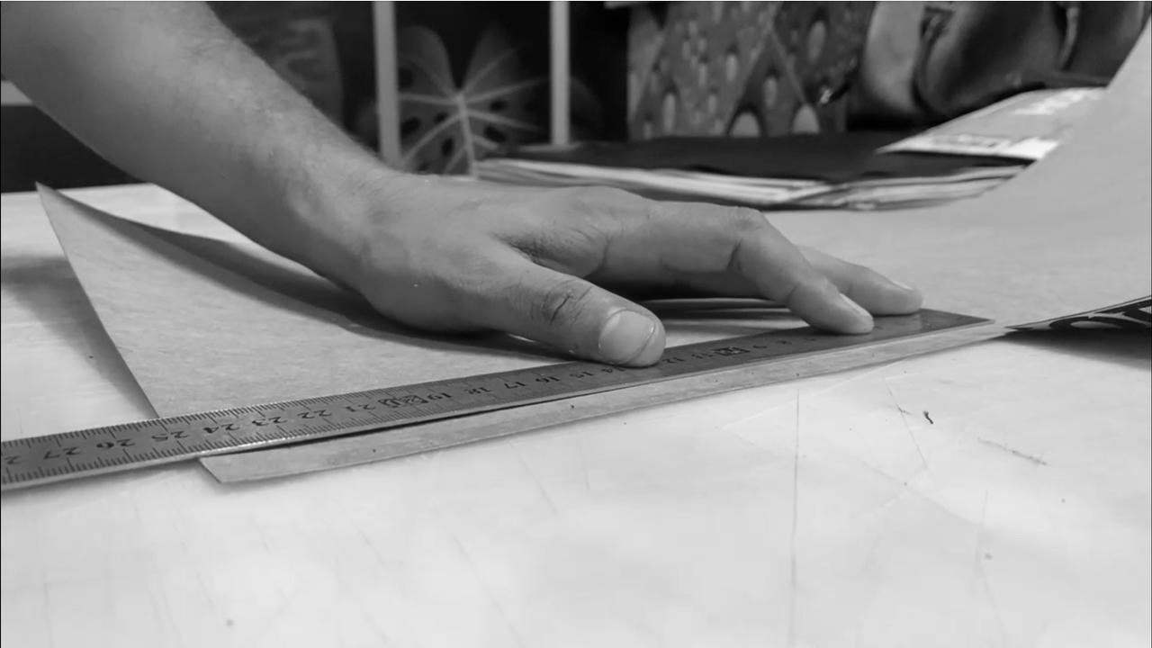 Measuring material on the workbench